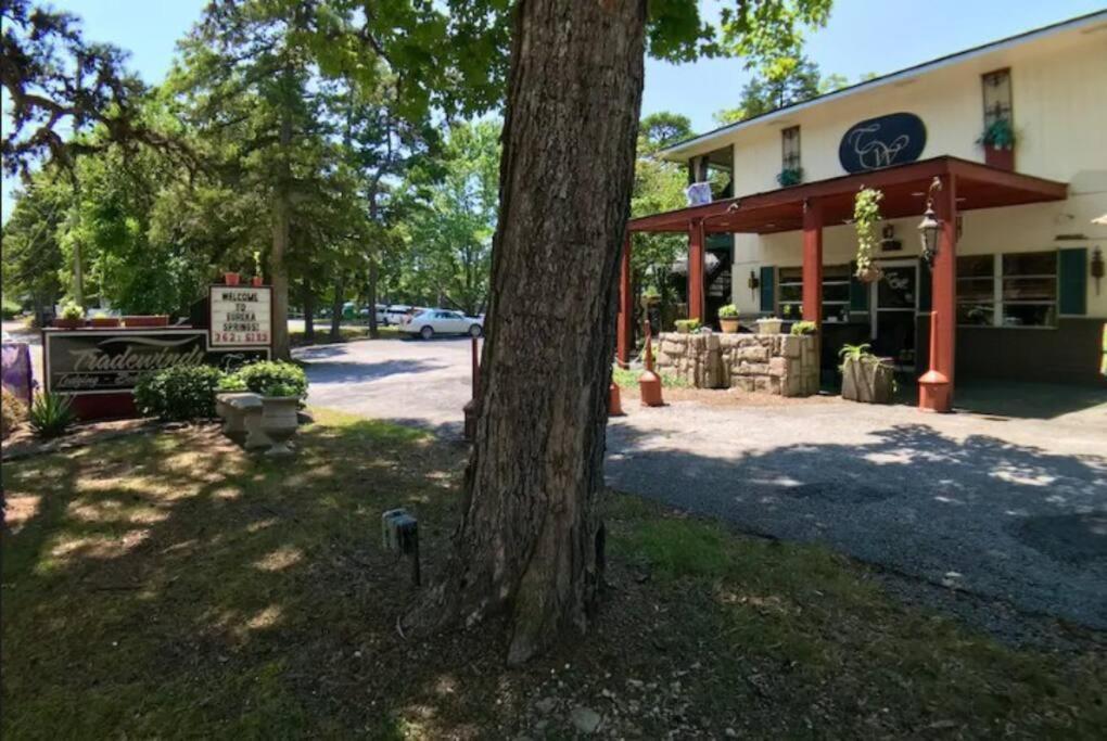 Suite Dreams 101 - Tradewinds Eureka Springs Esterno foto